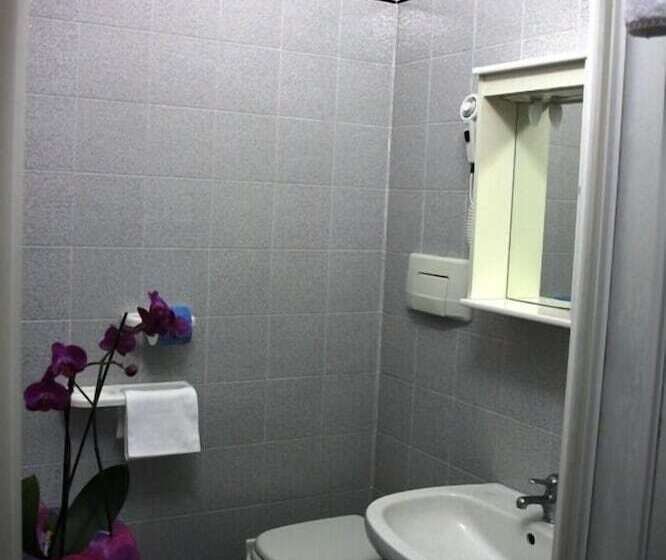 غرفة إقتصادية, Cala Di Seta