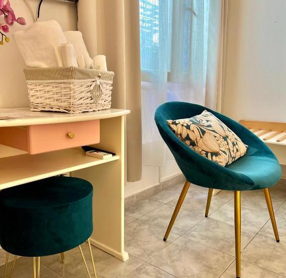 غرفة قياسية, Cala Di Seta