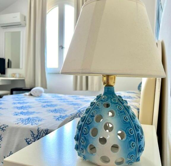 غرفة قياسية ثلاثية, Cala Di Seta