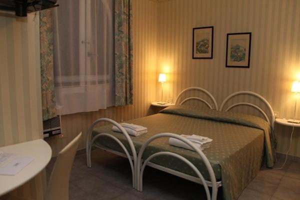 غرفة إقتصادية, Cala Di Seta