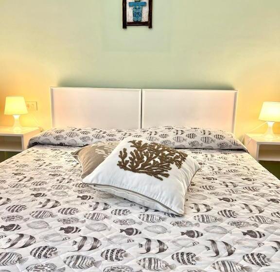 غرفة إقتصادية, Cala Di Seta