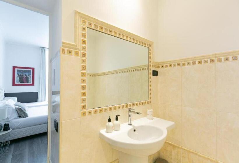 חדר דלוקס לשלושה, Capitolium Rooms