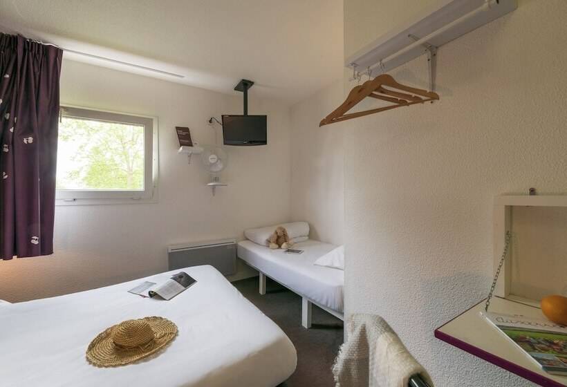 חדר סטנדרט לשלושה, Cerise Auxerre