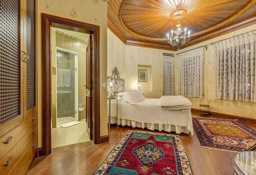 اتاق لوکس, Kaucuk