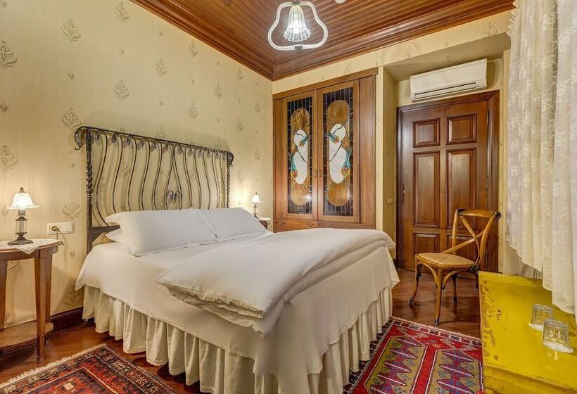 Camera Superiore, Kaucuk