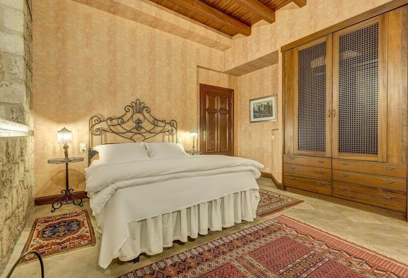 Camera Deluxe, Kaucuk