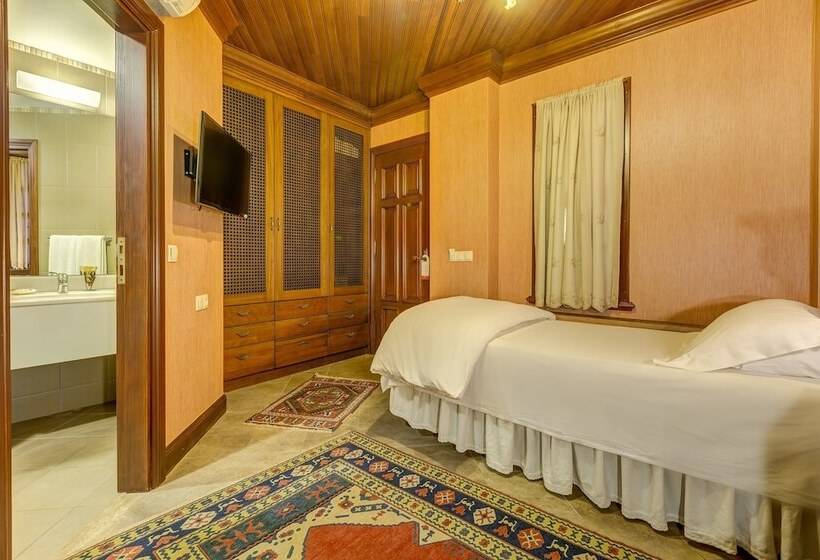 Camera Deluxe, Kaucuk