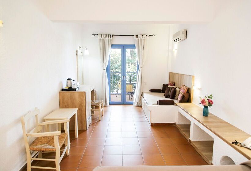 수피리어 룸, Elpida Village