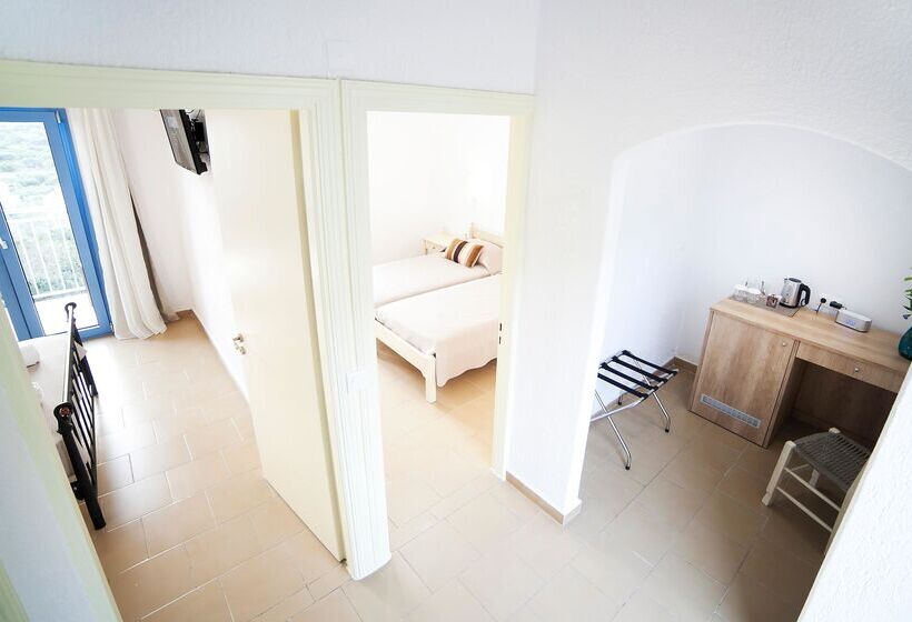 2침실 패밀리 아파트, Elpida Village