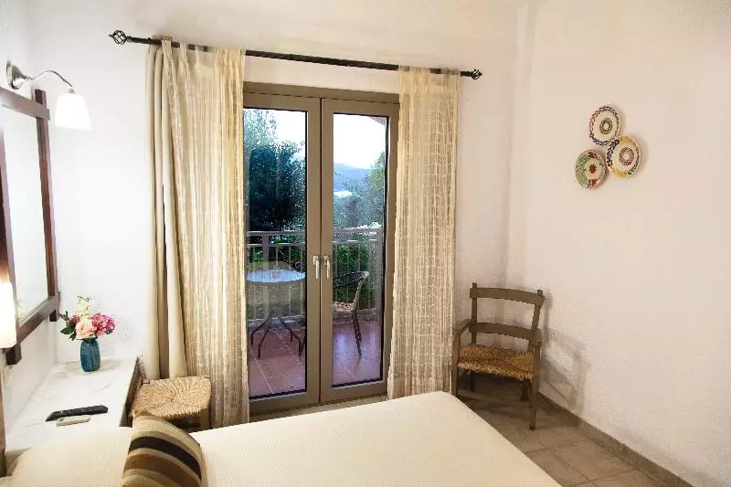 اتاق استاندارد یک نفره, Elpida Village