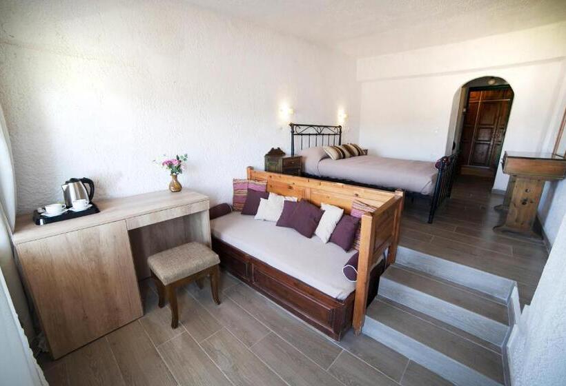 수피리어 룸, Elpida Village