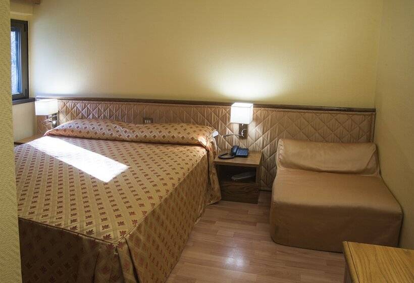 اتاق استاندارد سه نفره, Giubileo