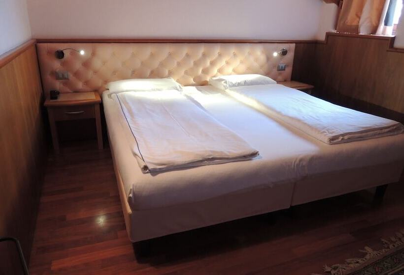 Номер Стандарт, Grand Hotel Astoria