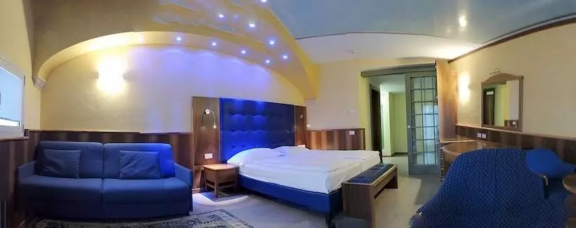 ジュニアスイート, Grand Hotel Astoria