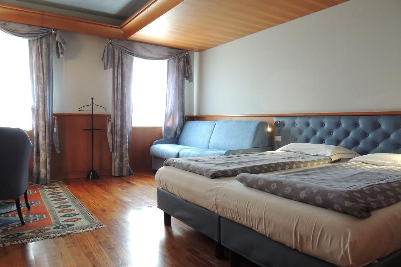 غرفة سوبيريور, Grand Hotel Astoria