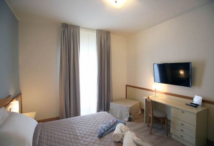 اتاق استاندارد سه نفره, Le Ginestre Family & Wellness