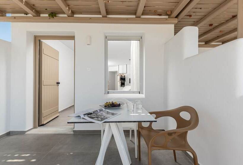 庭の見えるプレミアムルーム, Lianos Village