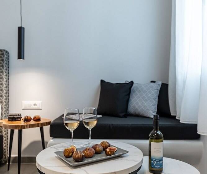 庭の見えるプレミアムルーム, Lianos Village