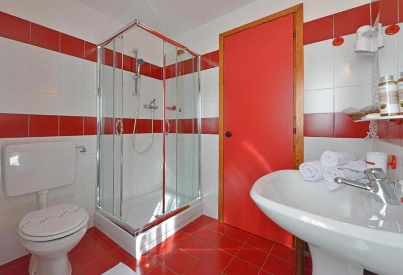اتاق استاندارد سه نفره, Maisonnette