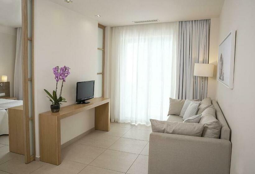 غرفة عائلية مطلّة علي الحديقة, Maritimo Beach