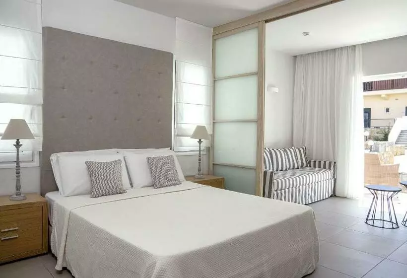 Chambre Familiale Vue Jardin, Maritimo Beach