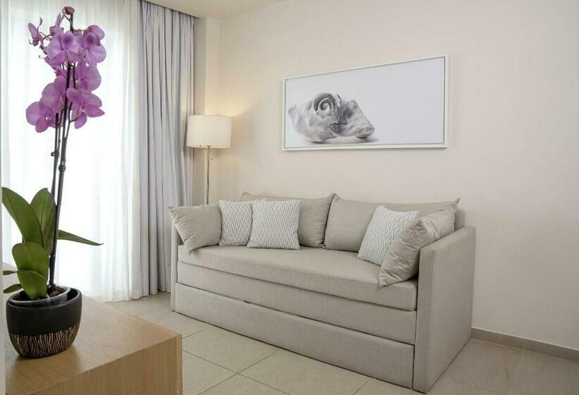 غرفة عائلية مطلّة علي الحديقة, Maritimo Beach