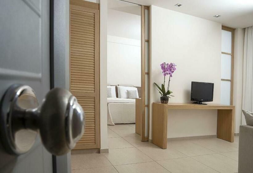 غرفة عائلية مطلّة علي الحديقة, Maritimo Beach