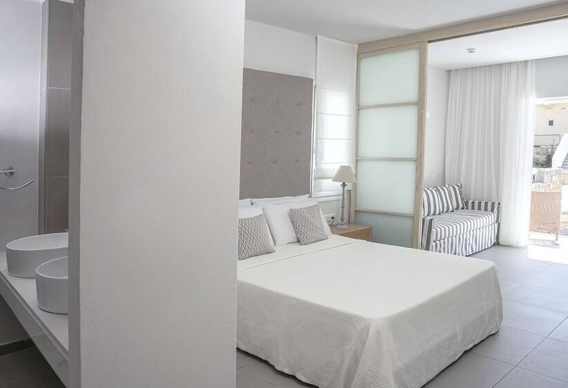 غرفة عائلية مطلّة علي الحديقة, Maritimo Beach