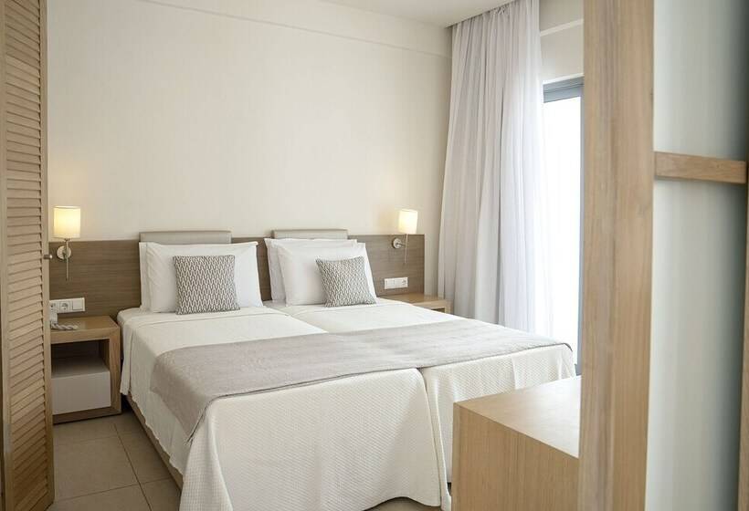 غرفة عائلية مطلّة علي الحديقة, Maritimo Beach