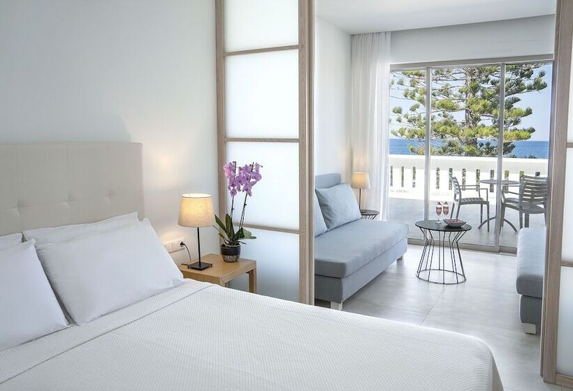 غرفة عائلية مطلّة علي البحر, Maritimo Beach