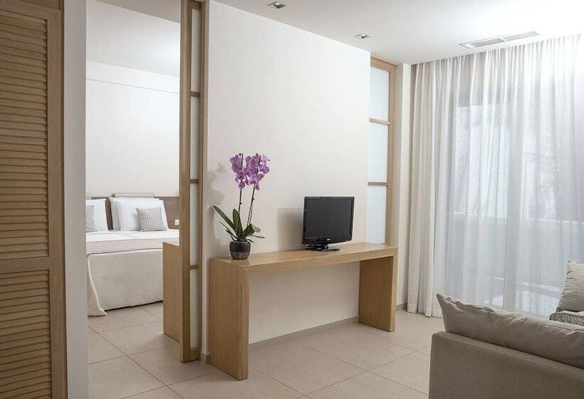 غرفة عائلية مطلّة علي الحديقة, Maritimo Beach