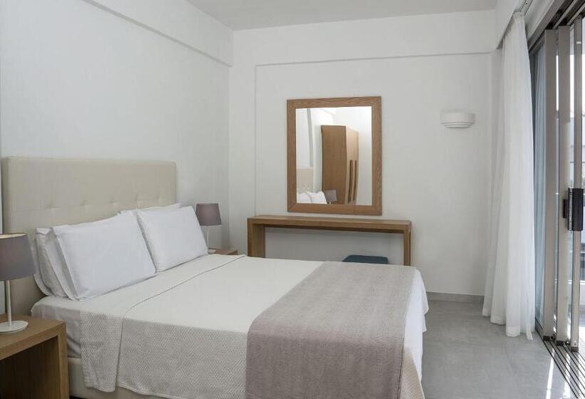 جناح سوبيريور, Maritimo Beach