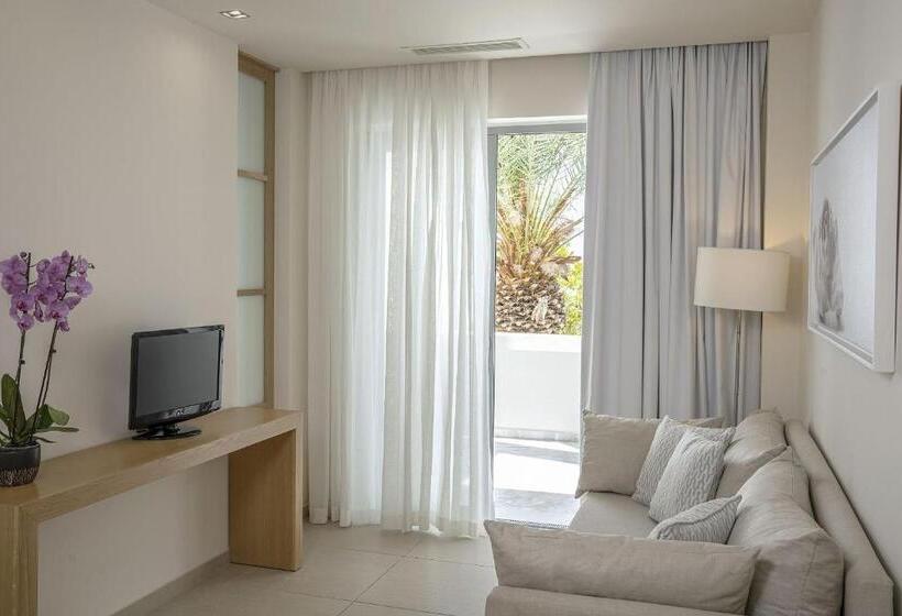 غرفة عائلية مطلّة علي البحر, Maritimo Beach