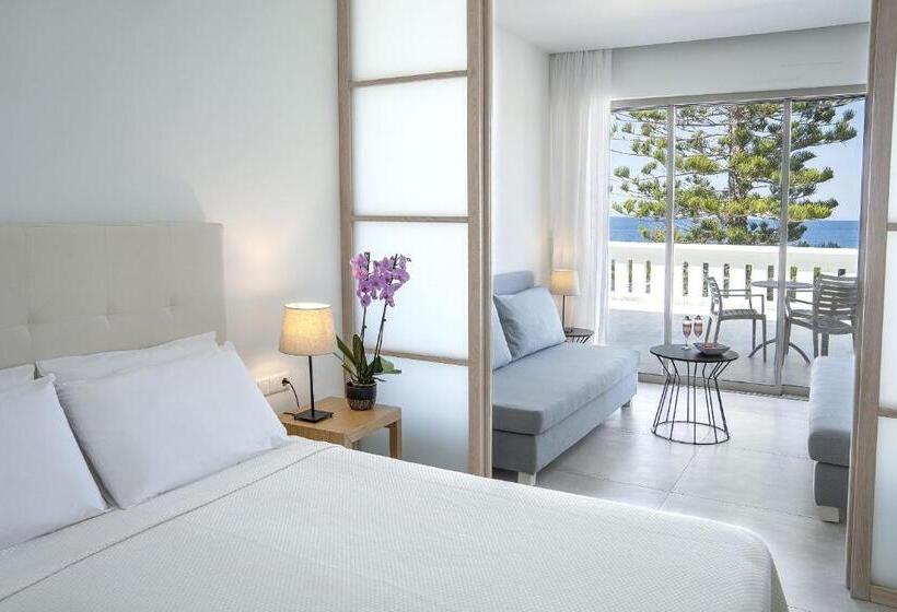 غرفة عائلية مطلّة علي البحر, Maritimo Beach