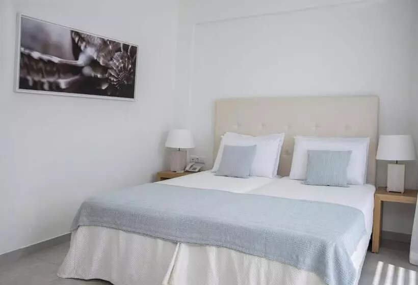 Chambre Standard Quadruple Vue Mer, Maritimo Beach