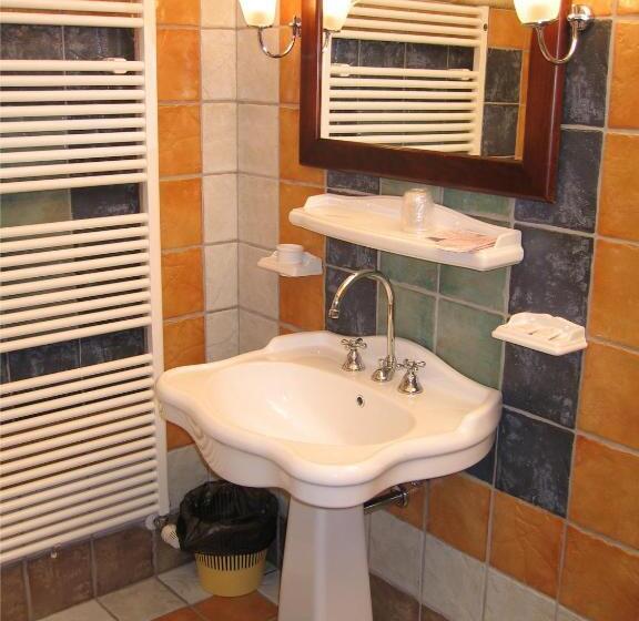 غرفة قياسية, Masseria Bosco & Masseria Strazzati