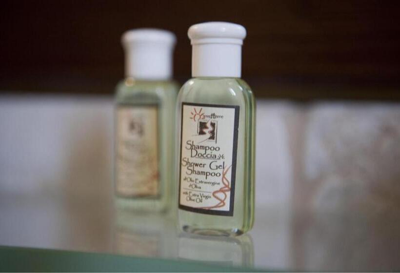 غرفة قياسية ثلاثية, Masseria Bosco & Masseria Strazzati