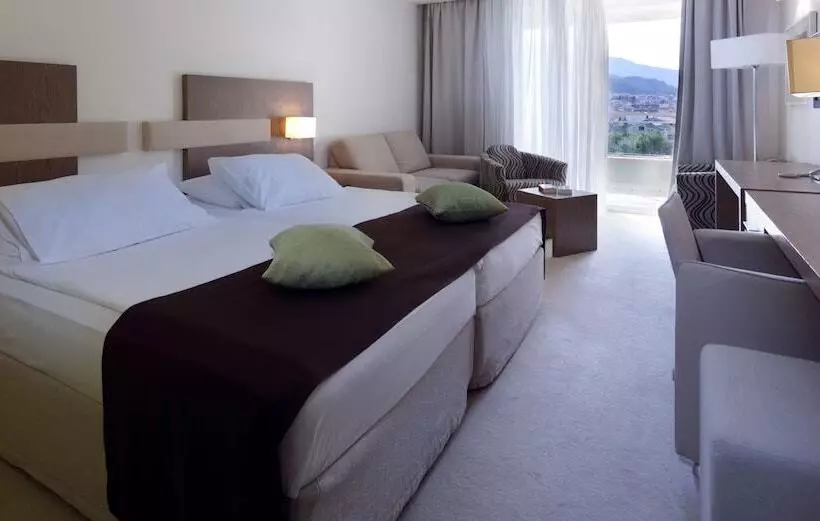 اتاق استاندارد با چشم‌انداز کوهستان, Park Makarska