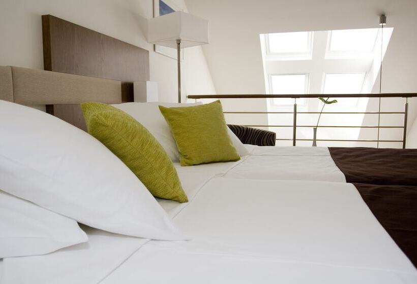 オーシャンビュースーペリアースイート, Park Makarska