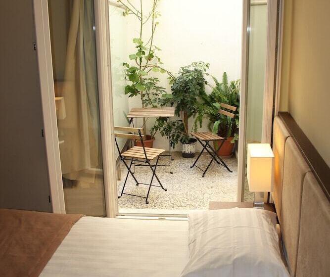 חדר סטנדרט, Rea