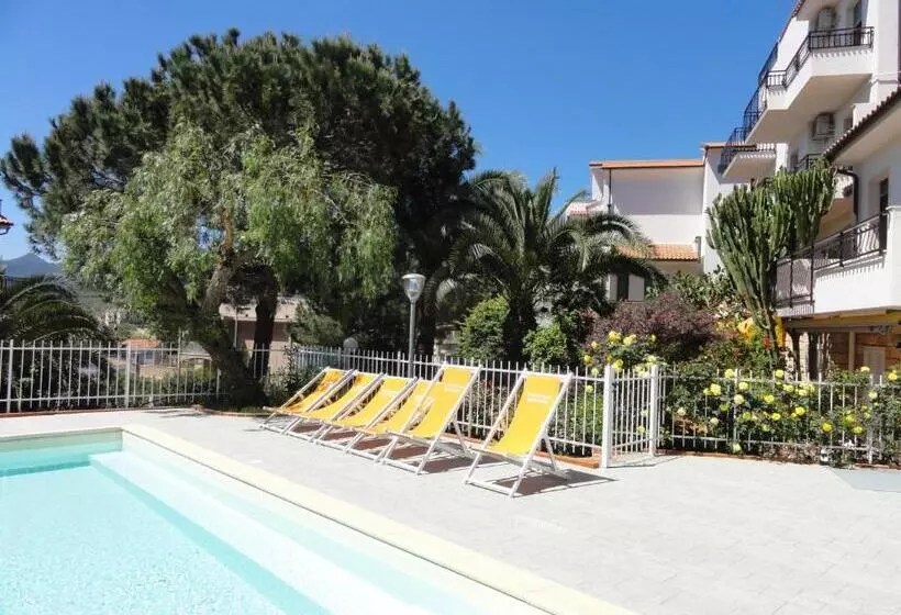 استودیوی استاندارد, Residence Dei Fiori
