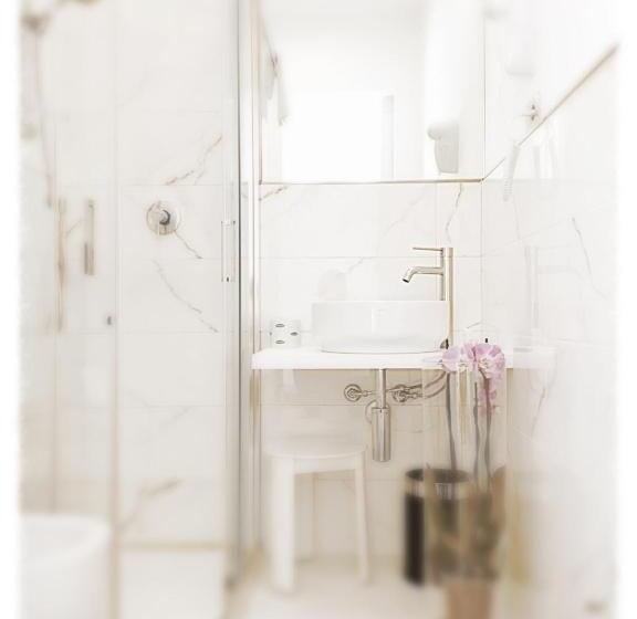 غرفة قياسية مطلّة علي البحر, Sanremo Luxury Suites