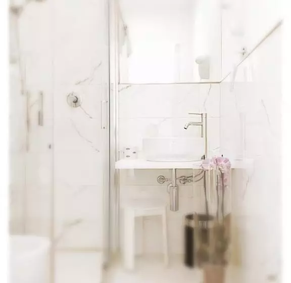 اتاق استاندارد با چشم‌انداز دریا, Sanremo Luxury Suites