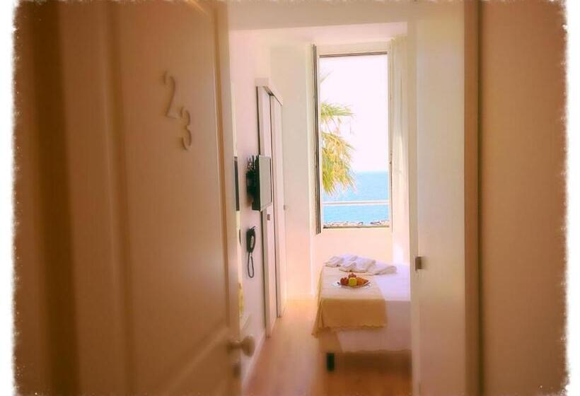 غرفة قياسية مطلّة علي البحر, Sanremo Luxury Suites