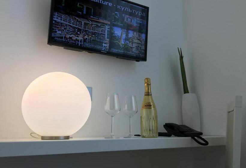 اتاق استاندارد, Sanremo Luxury Suites