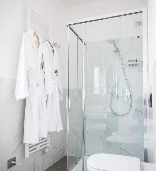 سوئیت جونیور سوپریور با چشم‌انداز دریا, Sanremo Luxury Suites