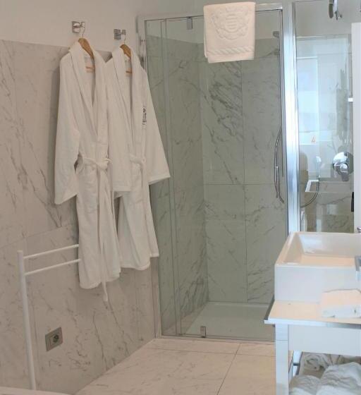 سوییت سوپریور با چشم‌انداز دریا, Sanremo Luxury Suites