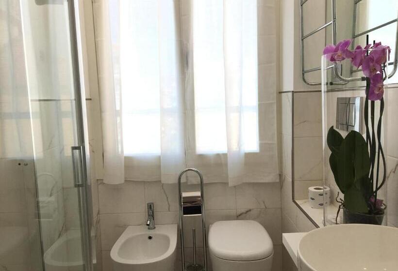 غرفة قياسية مطلّة علي البحر, Sanremo Luxury Suites