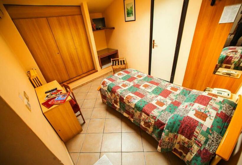 اتاق استاندارد یک نفره, Villa Il Castagno