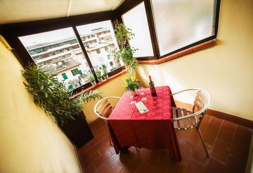 اتاق استاندارد سه تخته با بالکن, Villa Il Castagno